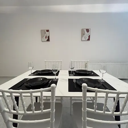 Modern Spacious Penthouse In *