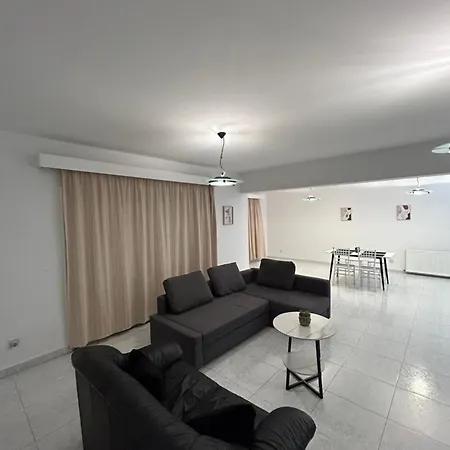 Modern Spacious Penthouse In Paphos