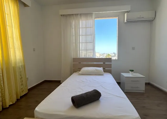 Modern Spacious Penthouse In *