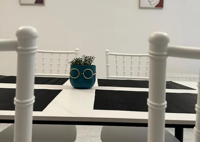 Modern Spacious Penthouse In *