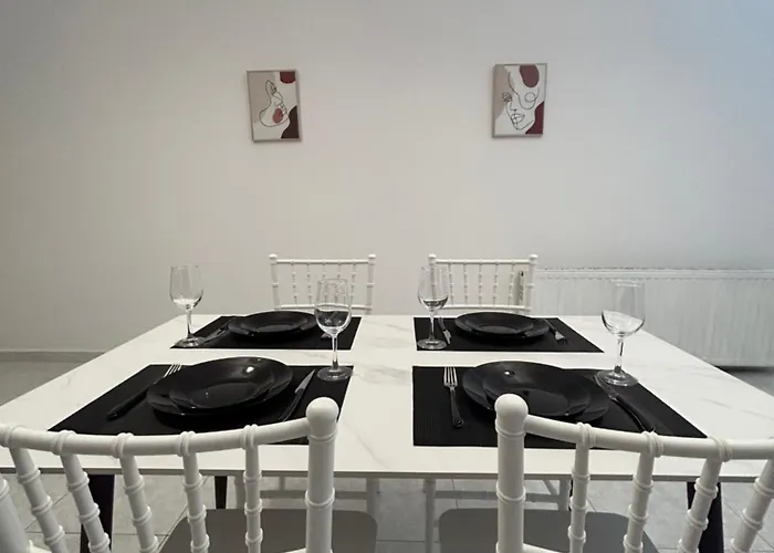 Modern Spacious Penthouse In *