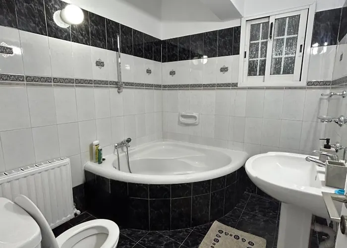 Modern Spacious Penthouse In Lejlighed *