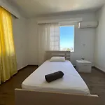Modern Spacious Penthouse In *