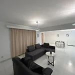 Modern Spacious Penthouse In פאפוס